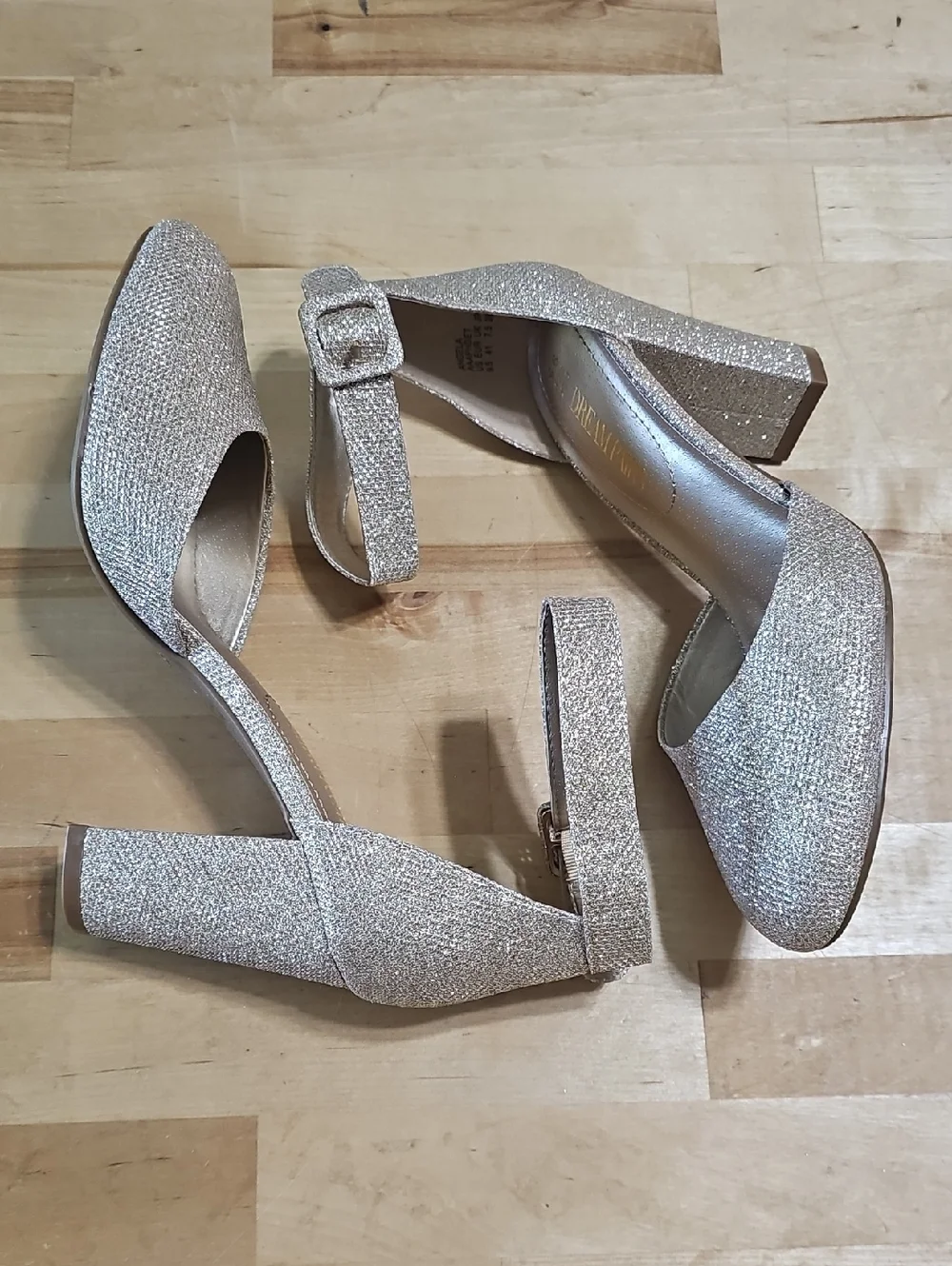 ✨ NEW Dream Pairs Angela Gold Glitter Block Heel Pumps - Size 9.5 - Picture 6 of 12